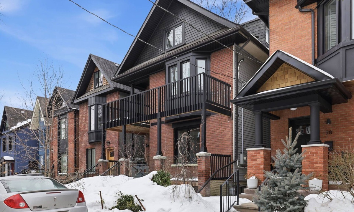 Riverside House | Stunning 4BR Designer Home with Terrace & Balcony