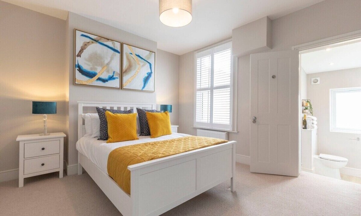 Cheltenham House | Stunning 5 Bed Regency Home