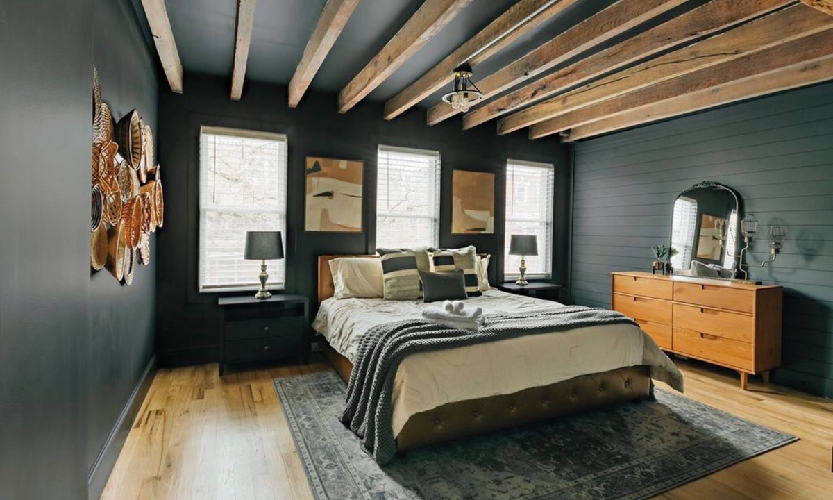 Lancaster House | Stunning 5 BR - Heart of Downtown