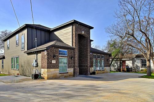 Southside House | Stunning 6 Bedroom Near Downtown