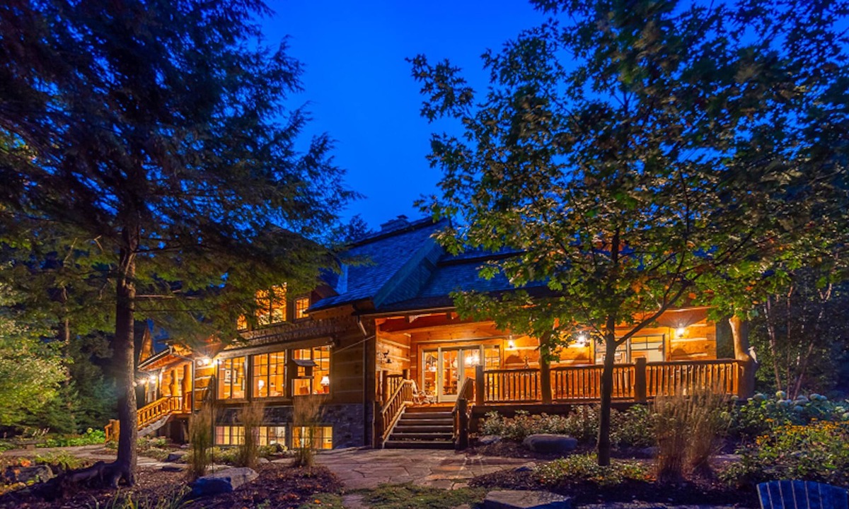 Dysart et al Cottage | Stunning 6 Bdrm Kawagama Lake Compound! Ultimate privacy! Sunsets!