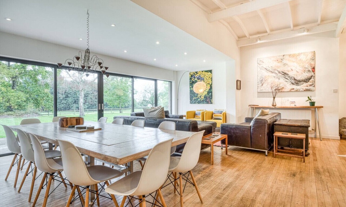 Birlingham House | Stunning 6BD with Swimming Pool & Sauna