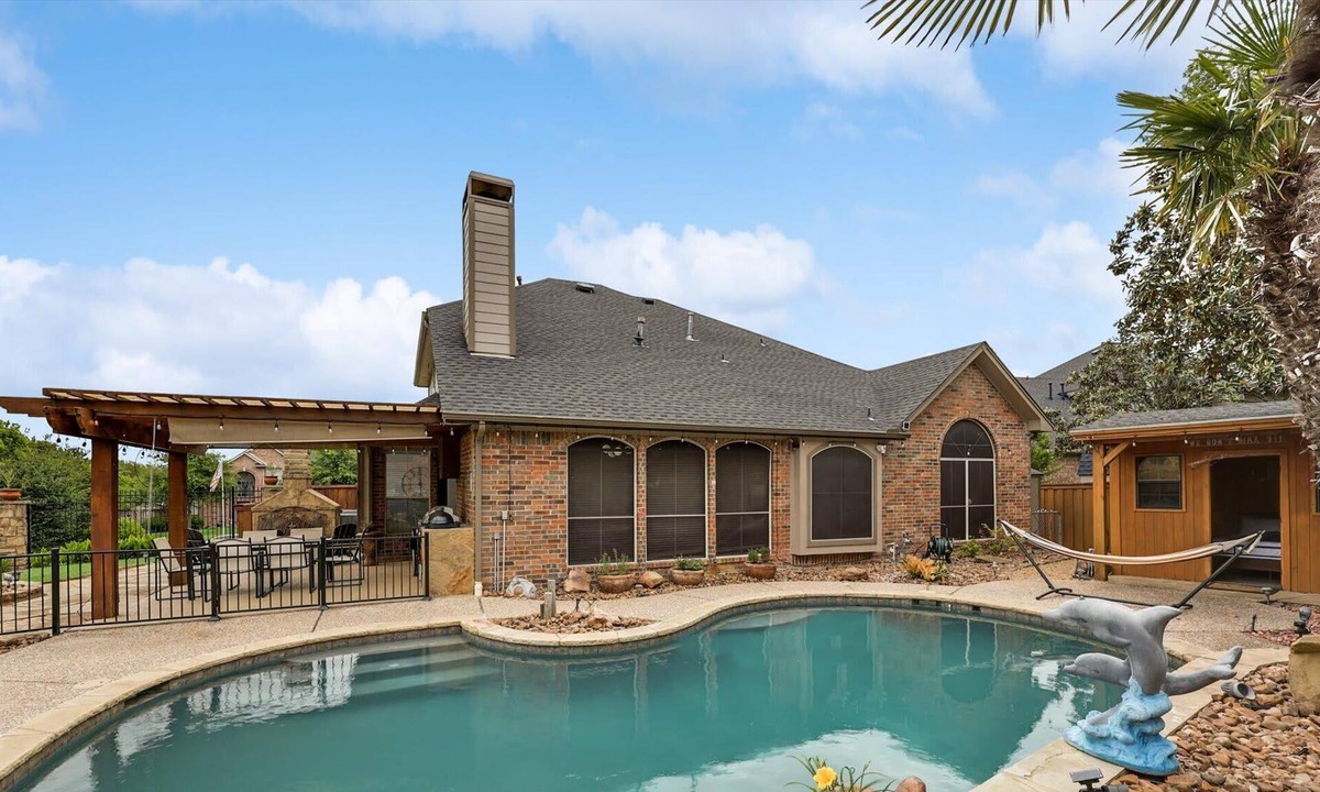 Rowlett House | Stunning 6BR/2.5BA + Pool | Great for Big Groups!