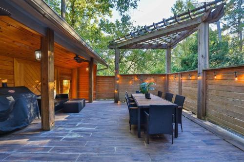 South Tuxedo Park House | Stunning 6BR Buckhead OasisPrivate BathEachRoom