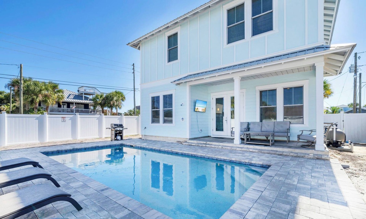 Kiska Beach House | ☀️Stunning 6BR Beach Retreat with Private Pool-Walk to Beach-Salty Blue☀️
