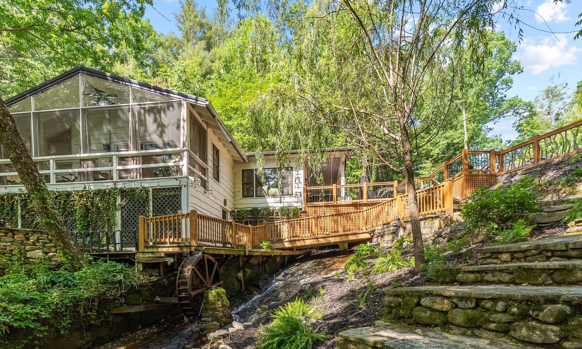 Hendersonville House | Stunning 7-Acre Peaceful Waterfall Property