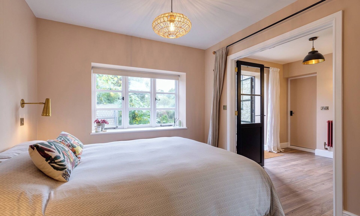 Shepton Mallet Apartment | Stunning annexe near Bruton