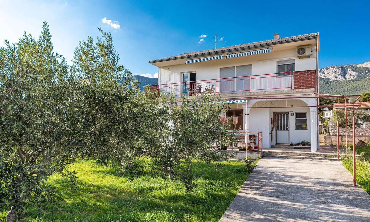Kastel Sucurac Apartment | Stunning apartment in Kastel Sucurac with WiFi