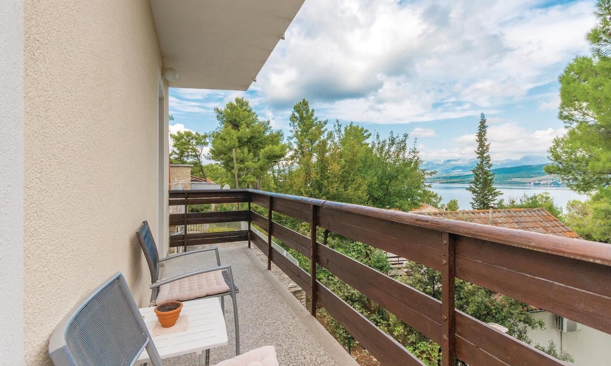 Donji Karin Apartment | Stunning apartment in Donji Karin