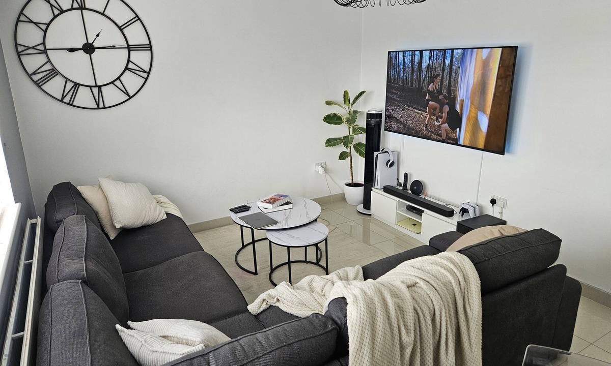 Grays Apartment | Stunning Apartment in Grays