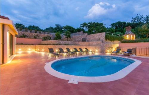 Molunat Apartment | Stunning Apartment In Molunat With Wifi