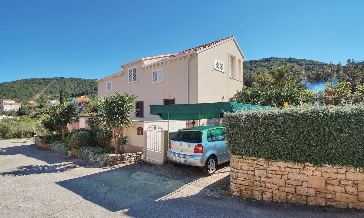 Racisce Apartment | Stunning apartment in Racisce with WiFi