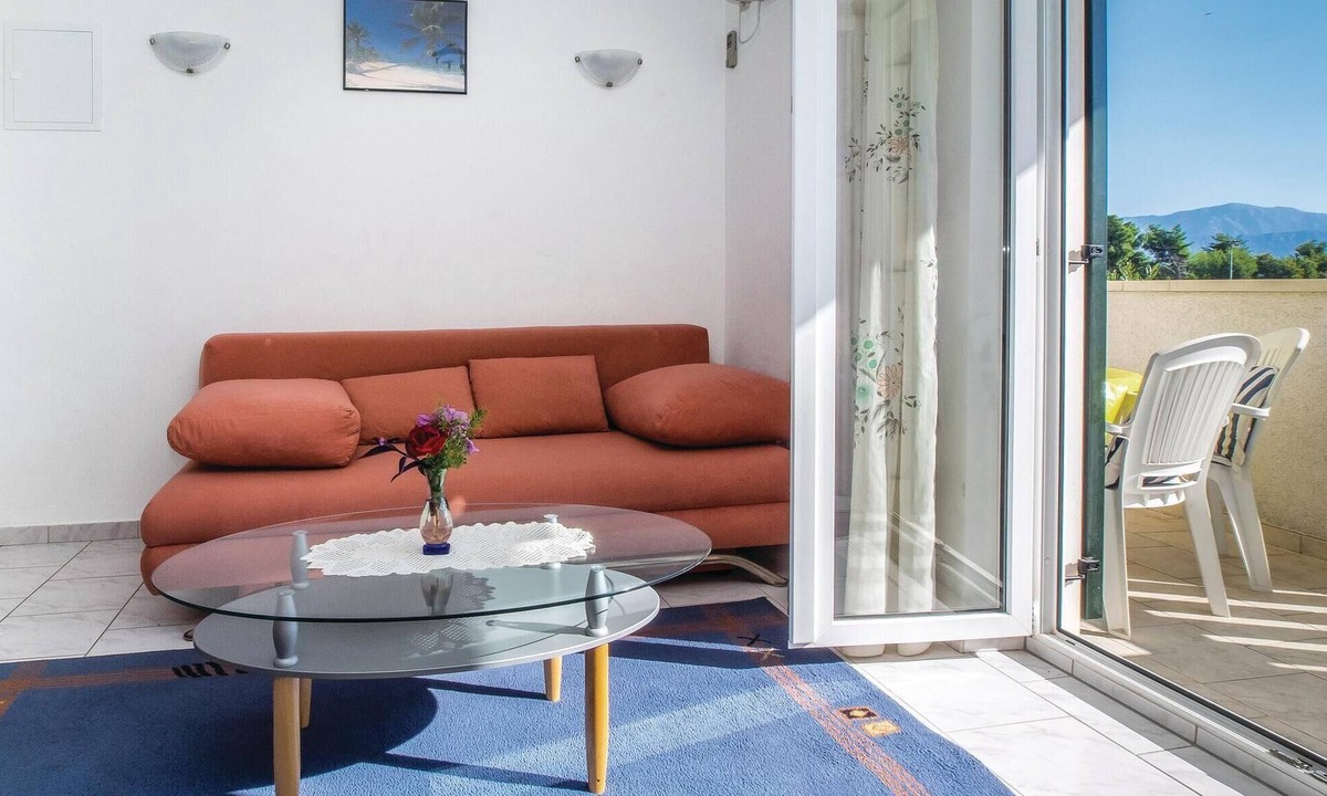 Supetar Apartment | Stunning apartment in Supetar with WiFi
