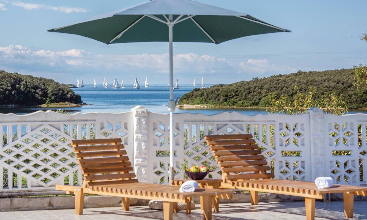 Vrsar Apartment | Stunning apartment in Vrsar with house sea view