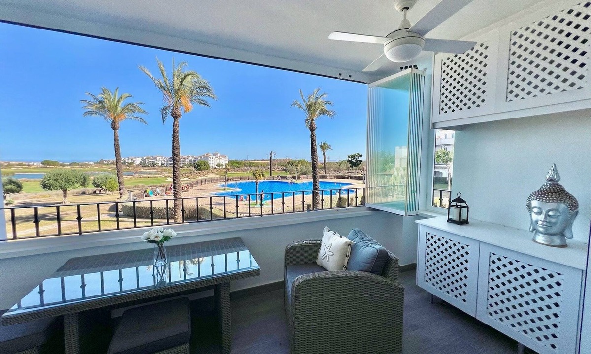 Jeronimo y Avileses y Balsicas de Arriba Apartment | Stunning apartment with a pool and golf view