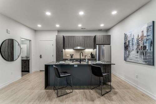 Cityplace Apartment | Stunning Apt in West Village