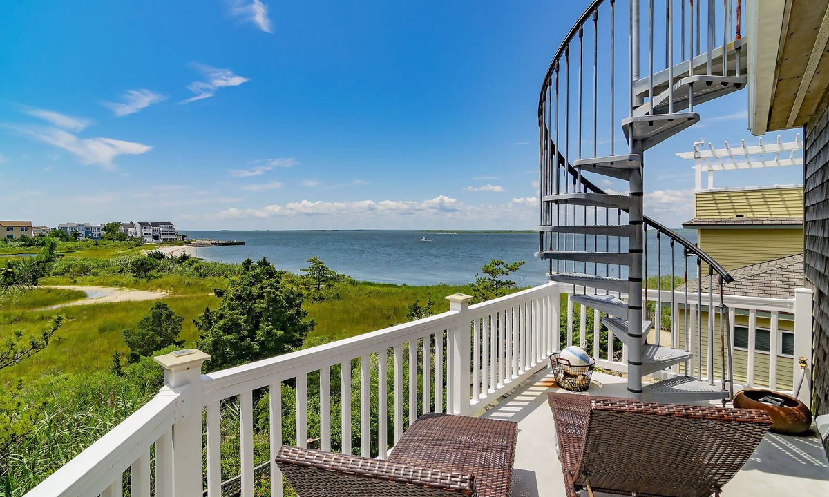 Holgate House | Stunning Bay View Wonder