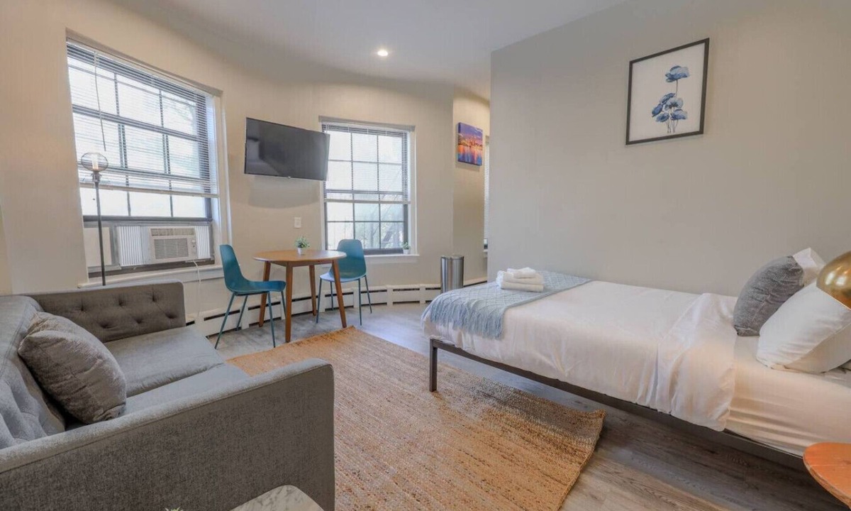 Prudential - St. Botolph Apartment | Stunning Back Bay Studio Apartment