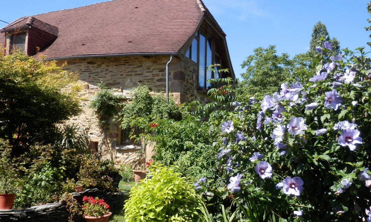 Villac Bed & Breakfast | Stunning barn bnb for activity holiday stops or wellbeing breaks | Dordogne