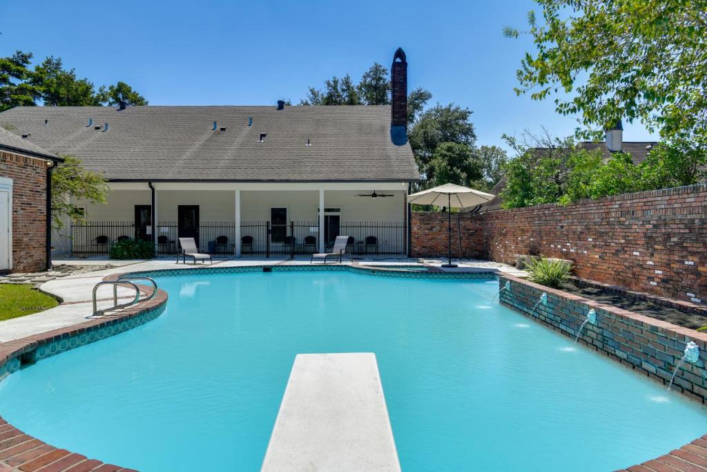 Broadmoor House | Stunning Baton Rouge Home with Pool Near LSU!