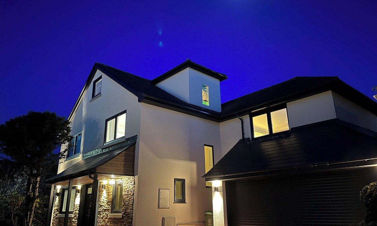 Southsea Villa | Stunning Beach Villa with Indoor Pool and Jacuzzi!