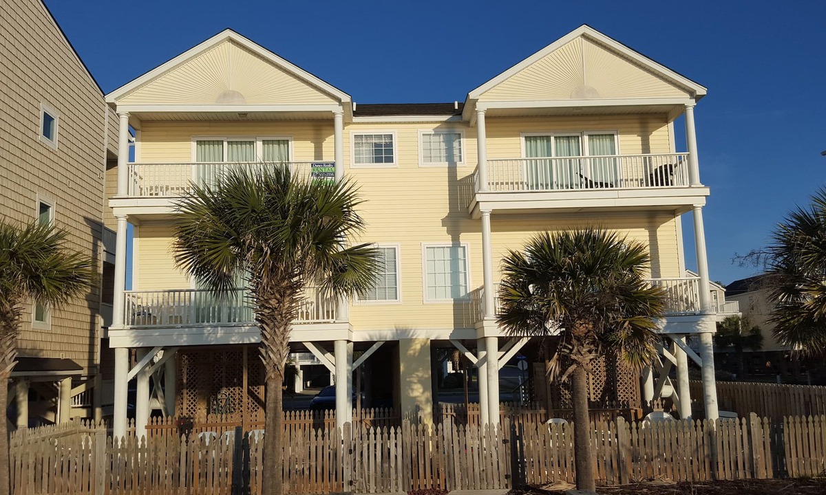 Surfside Beach House | Stunning Beachfront 5 Bedroom, 4.5 Bath, Sleeps 16