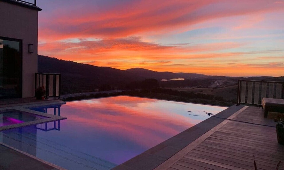 Woodside Villa | Stunning California Resort + Infinity Pool