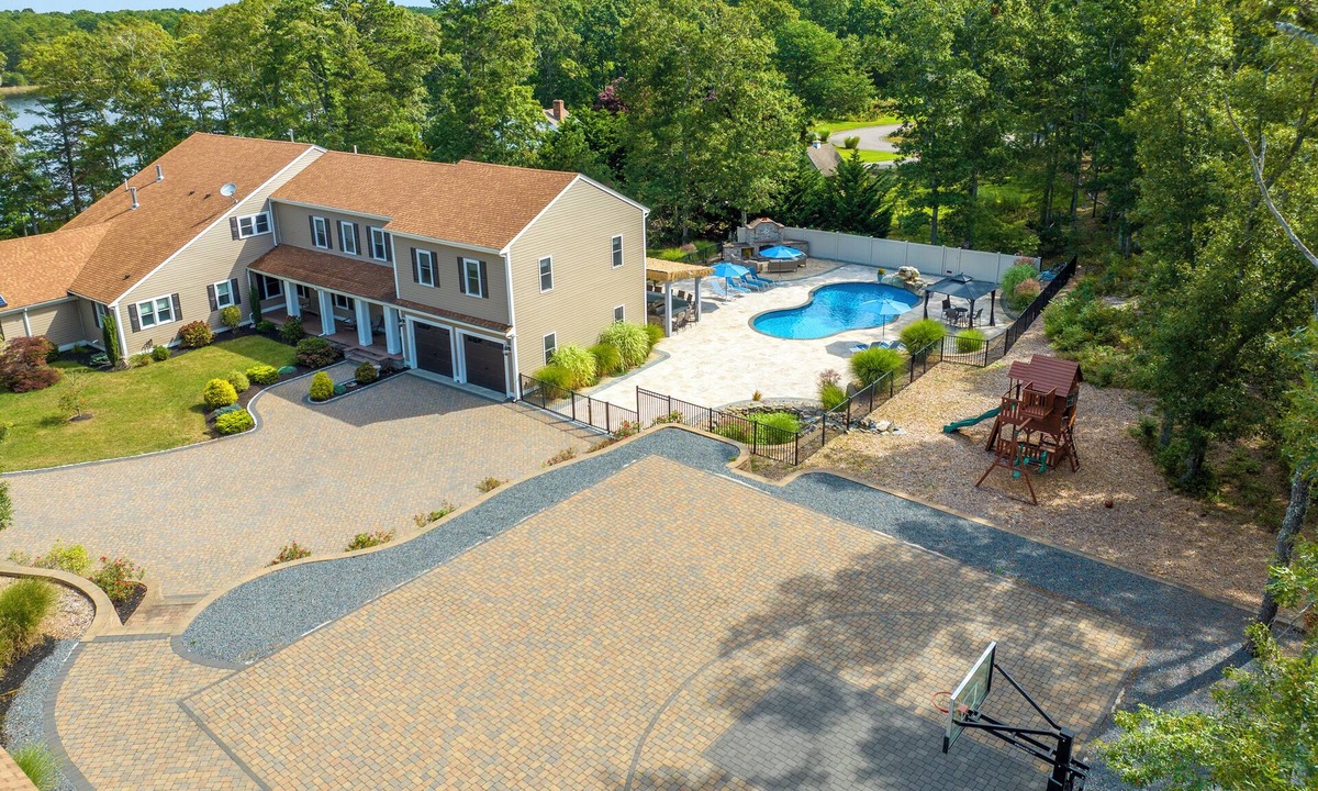 Northwest Harwich House | Stunning Cape Cod Waterfront Compound