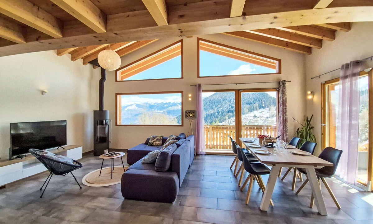 Chamoson House | Stunning private villa for 6 people with WIFI, TV, terrace and panoramic view