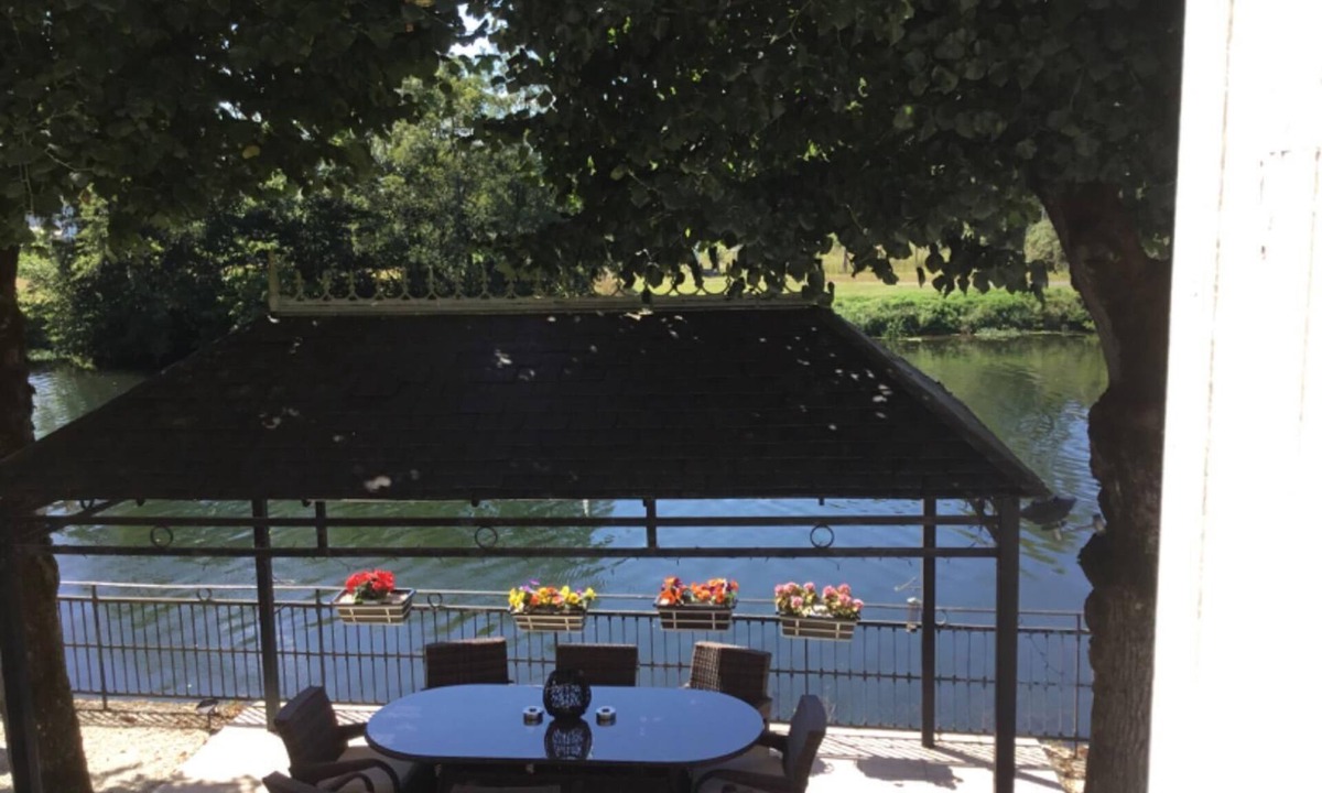 Saint-Astier Villa | Stunning Chateau on the river bank in Saint Astier