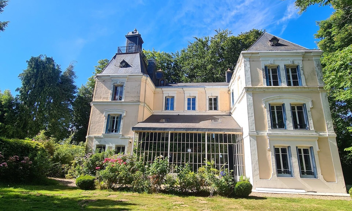 Etainhus House | Stunning Chateau with huge Orangery perfect for big groups.