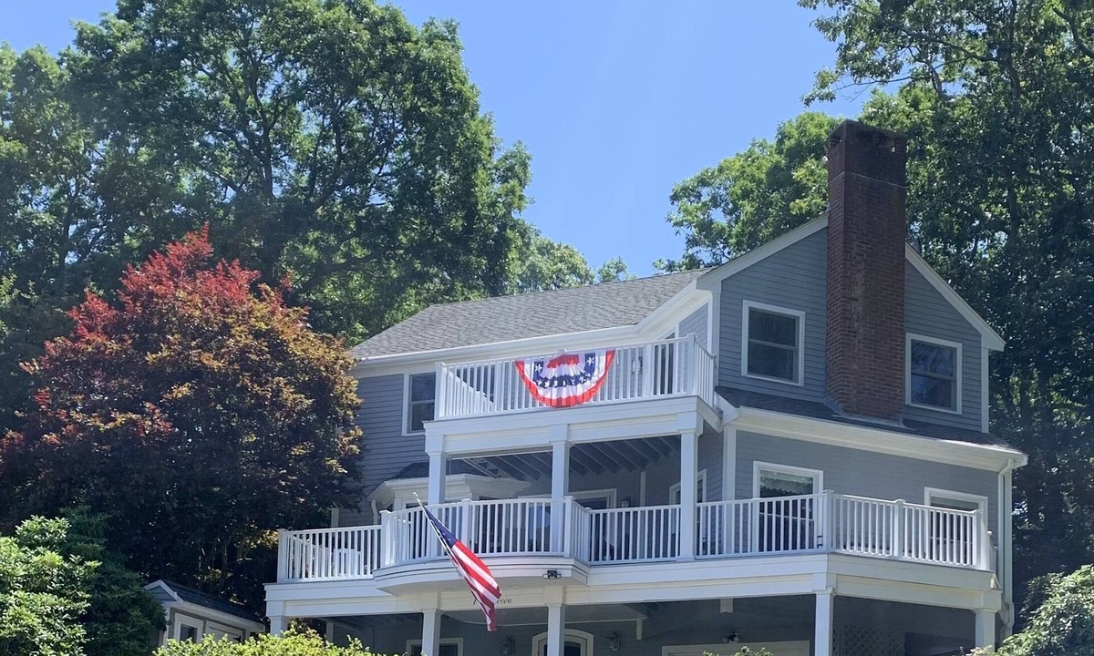 Plymouth House | Stunning comtemporary house with amazing ocean views!