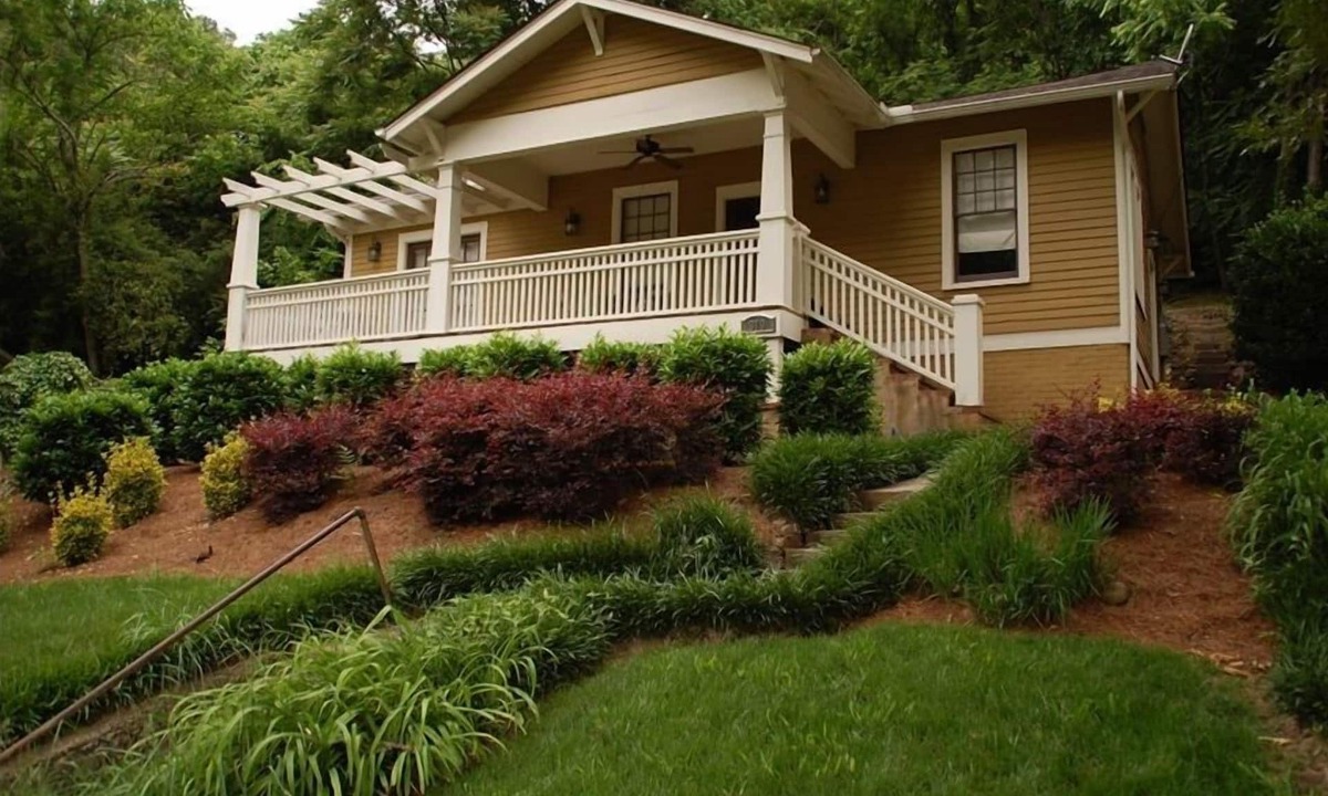North Chattanooga House | Stunning contemporary North Shore Bungalow with hot tub. Steps to everything.