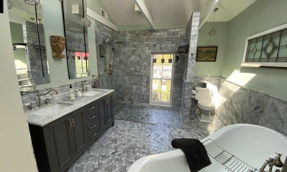 St. Paul House | Stunning Contemporary Victorian in Urban Setting with Lavish Kitchen & Baths