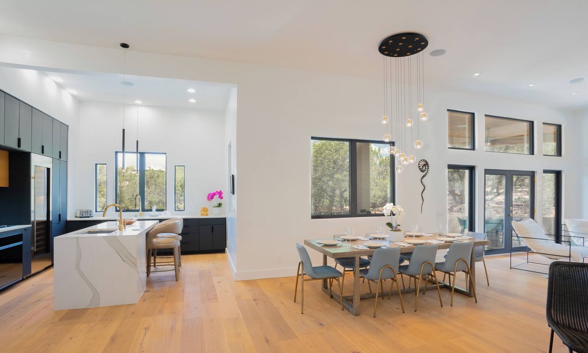 Northeast Santa Fe House | Stunning contemporary home, amazing outdoor space, hot tub