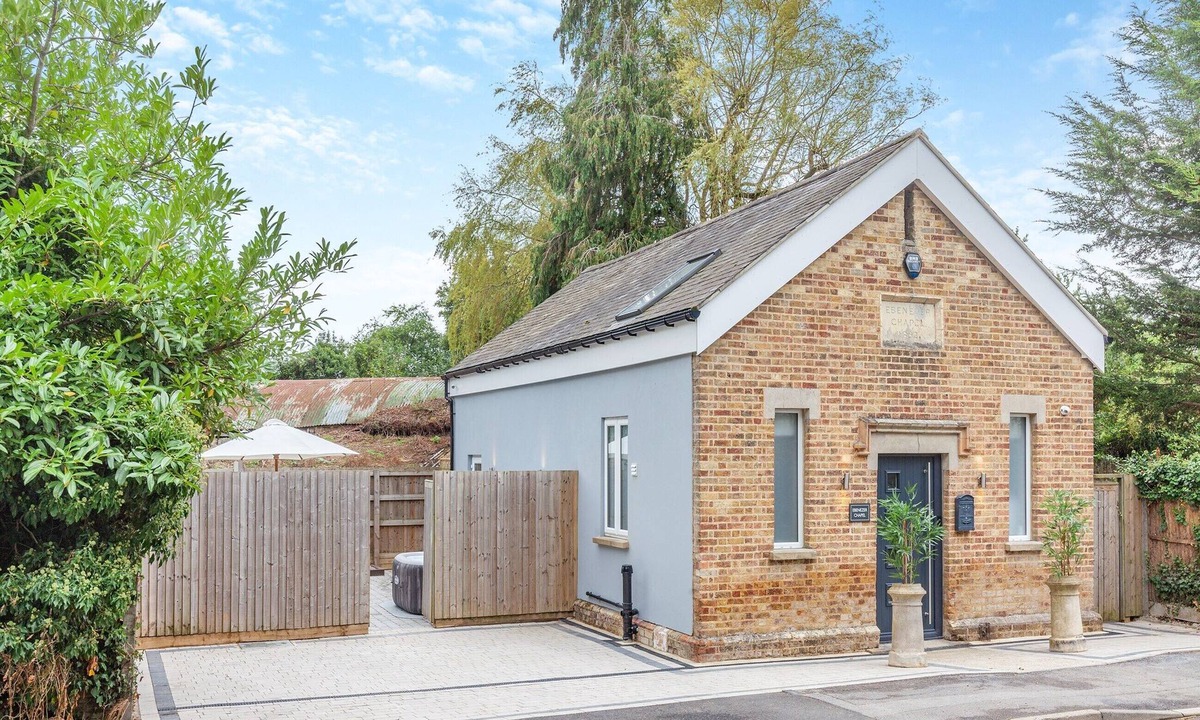 Dunmow Cottage | Stunning converted chapel with a spacious living area.
