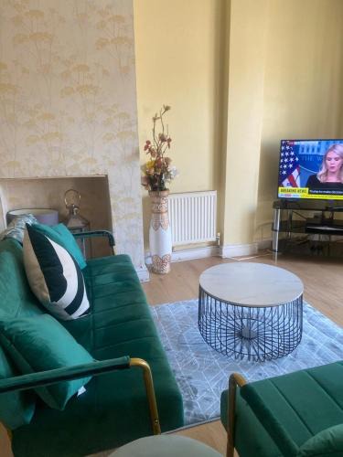 Colyers Apartment | Stunning & Cosy 4 bedroom in Erith