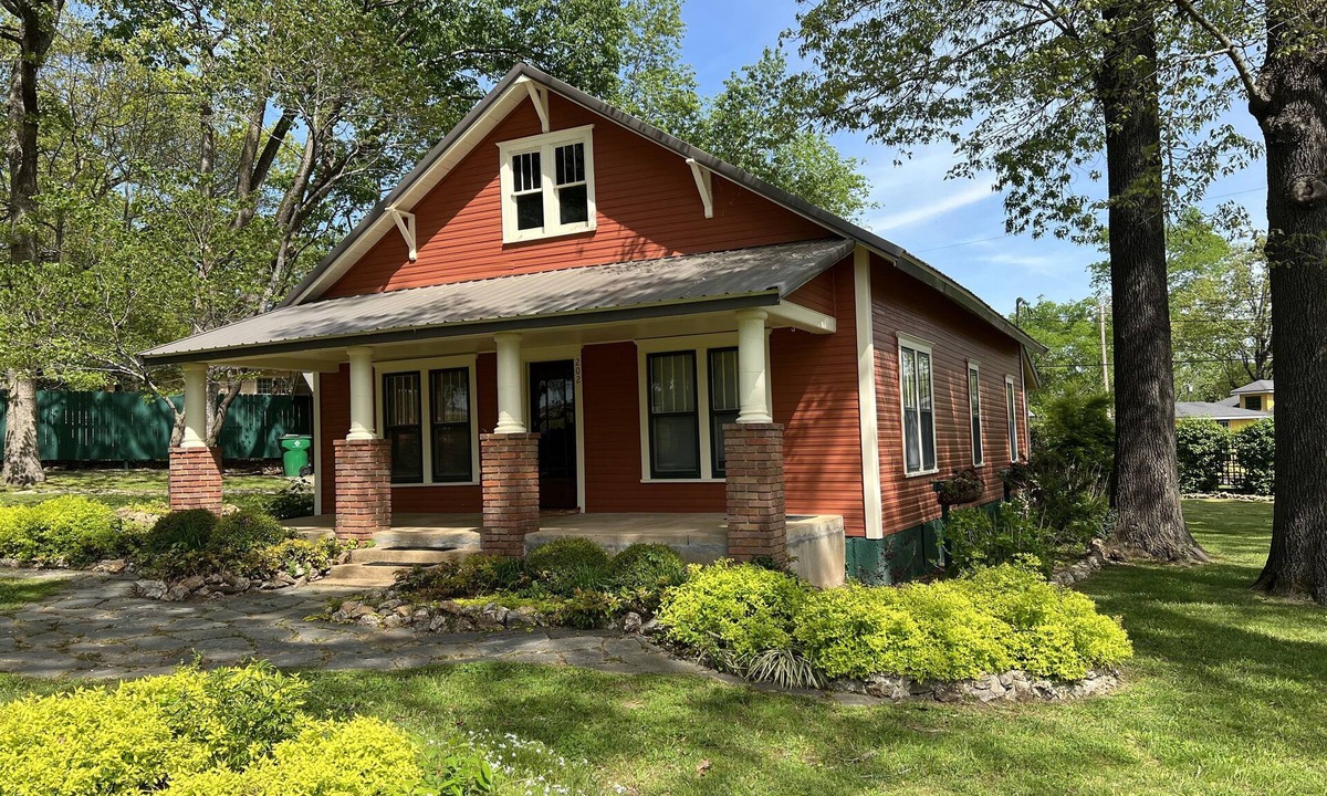 Cotter House | Stunning Cottage in Old Town Cotter