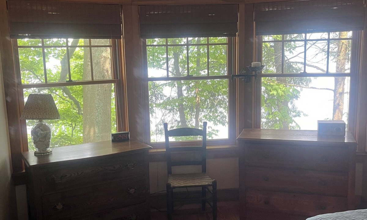 Interlaken Cottage | Stunning cottage on Cayuga Lake, near wineries, waterfalls, Cornell University