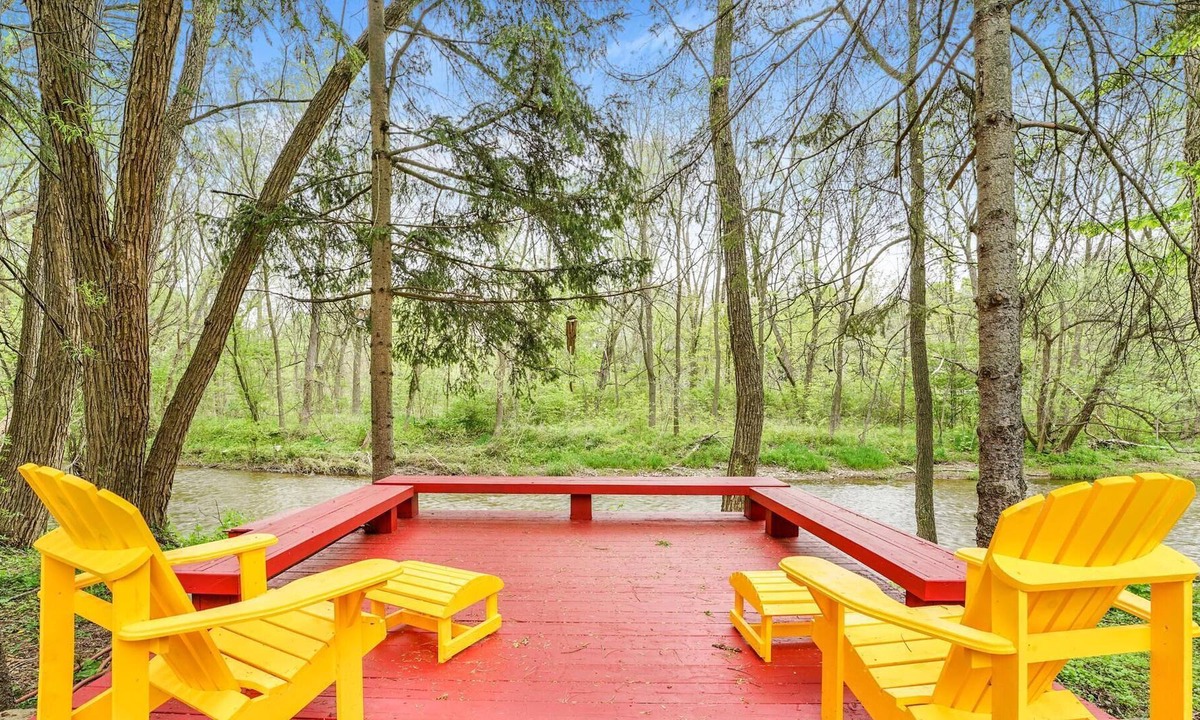 Norval Cottage | STUNNING COUNTRY COTTAGE w/ SAUNA & RIVER IN BURLINGTON