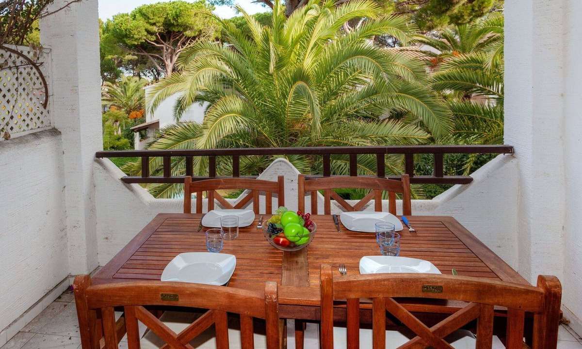 Pals House | Stunning villa for 4 people with pool, WIFI, TV and terrace