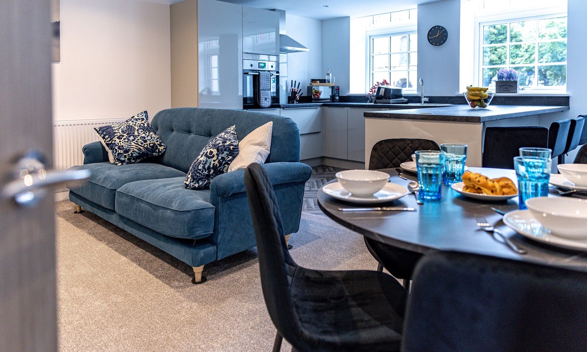 Worksop House | Stunning Executive 2 Bedroom House