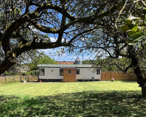 East Grinstead House | Stunning farm retreat