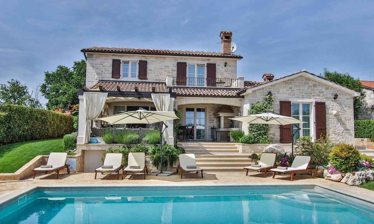 Kastelir-Labinci House | Stunning finca with bikes, saltwater pool, sea views, playground, lounge area