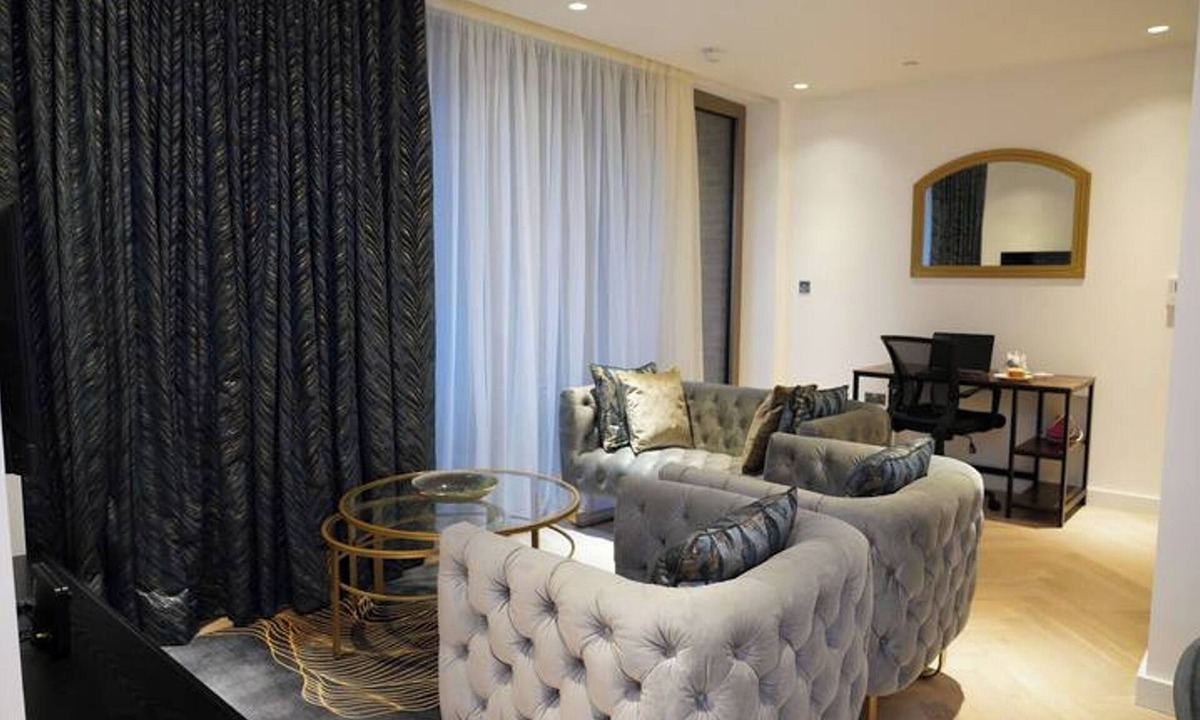 Dudden Hill Apartment | Stunning Flat swimming pool/gym