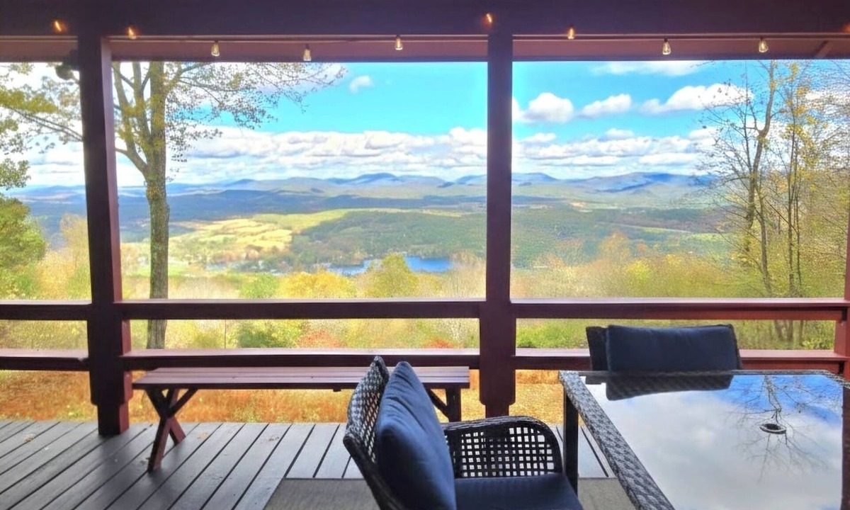 Cambridge Cabin | Stunning Foilage Views from the Fire Tower Cabin