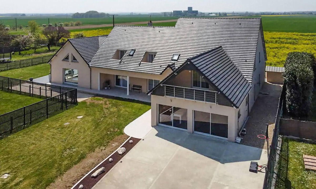 La Chapelle-Vendomoise House | Stunning home in La Chapelle-Vendômoise
