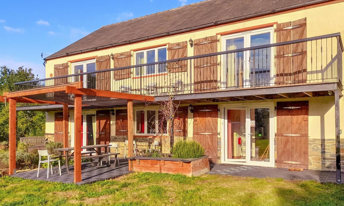 Saint-Pierre-sur-Orthe House | Stunning home in Saint-Pierre-sur-Orth