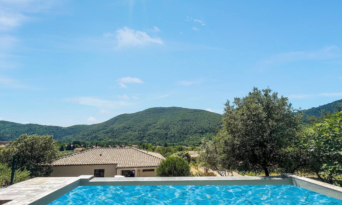 Saint-Florent-sur-Auzonnet House | Stunning home in St-Florent-sur-Auzonne