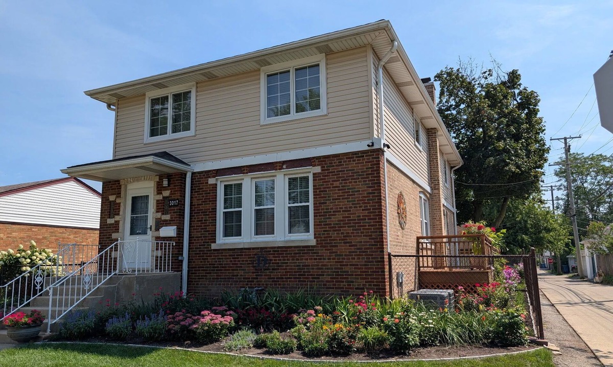 Franklin Park Condo | STUNNING freshly remodeled MODERN apartment